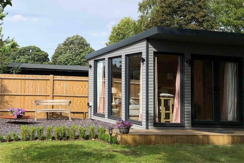 סיסינגהרסט Self Contained Garden Studio With Stunning Views מראה חיצוני תמונה